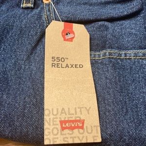 2018 Levi’s 550. Size 50X30 sits at waist, relaxed through thigh, tapered leg